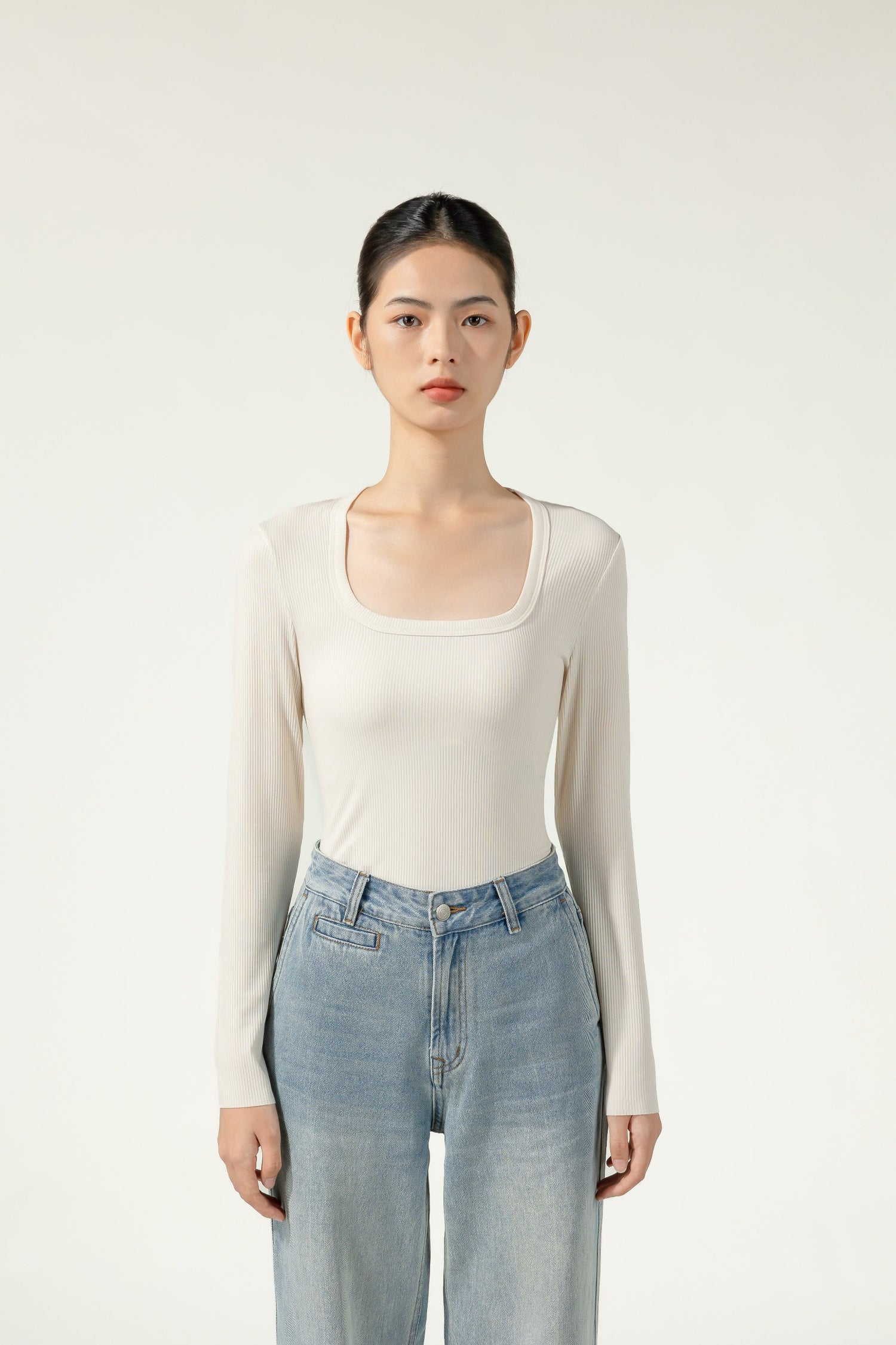 Introducing the White Acrylic Long Sleeve U-Neck Thermal Top by Hikesity. Warmth is woven into every extra fine, antibacterial fiber.