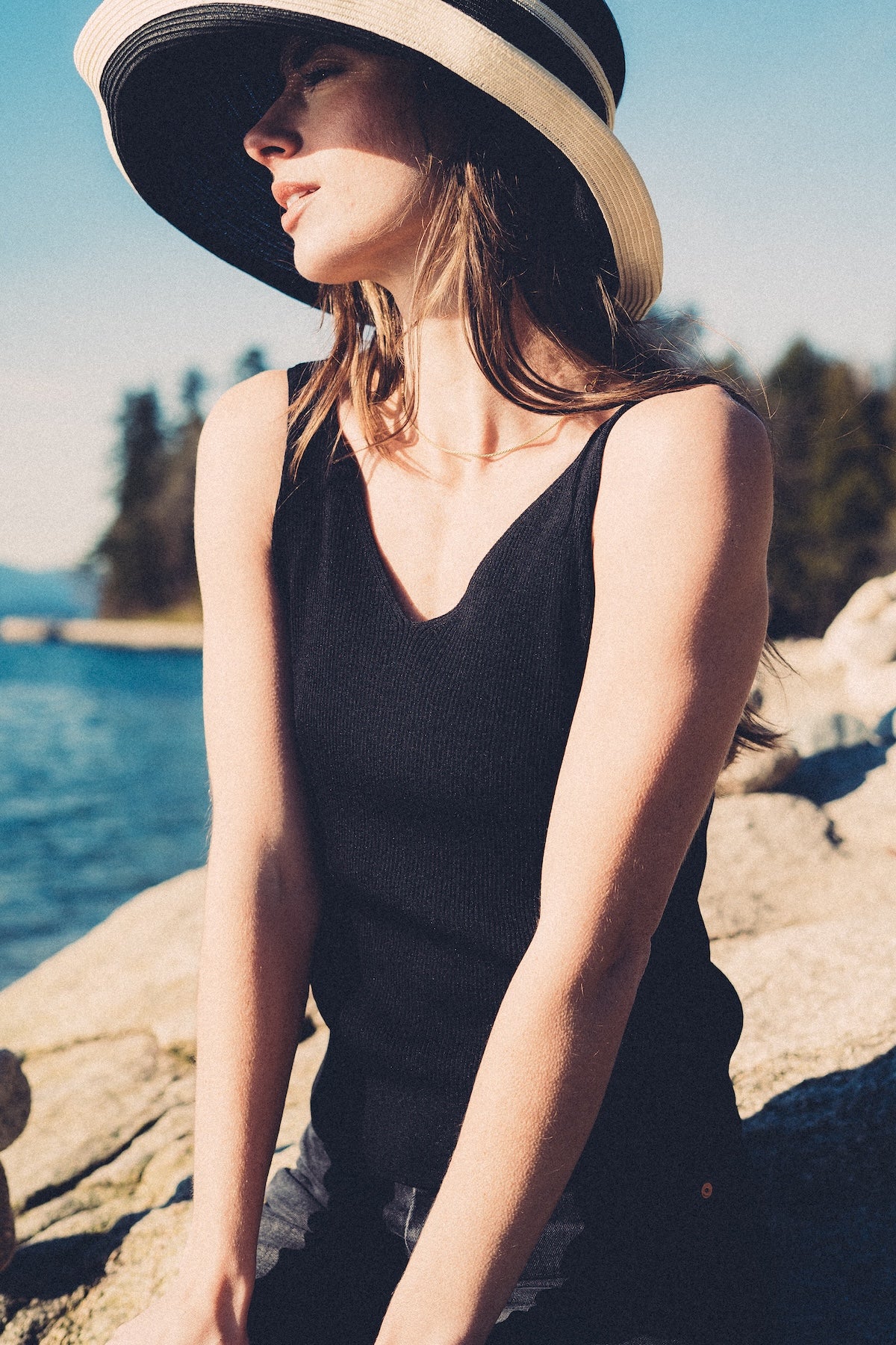 Aircon V-U-Neck 2-in-1  Longline Tank Top