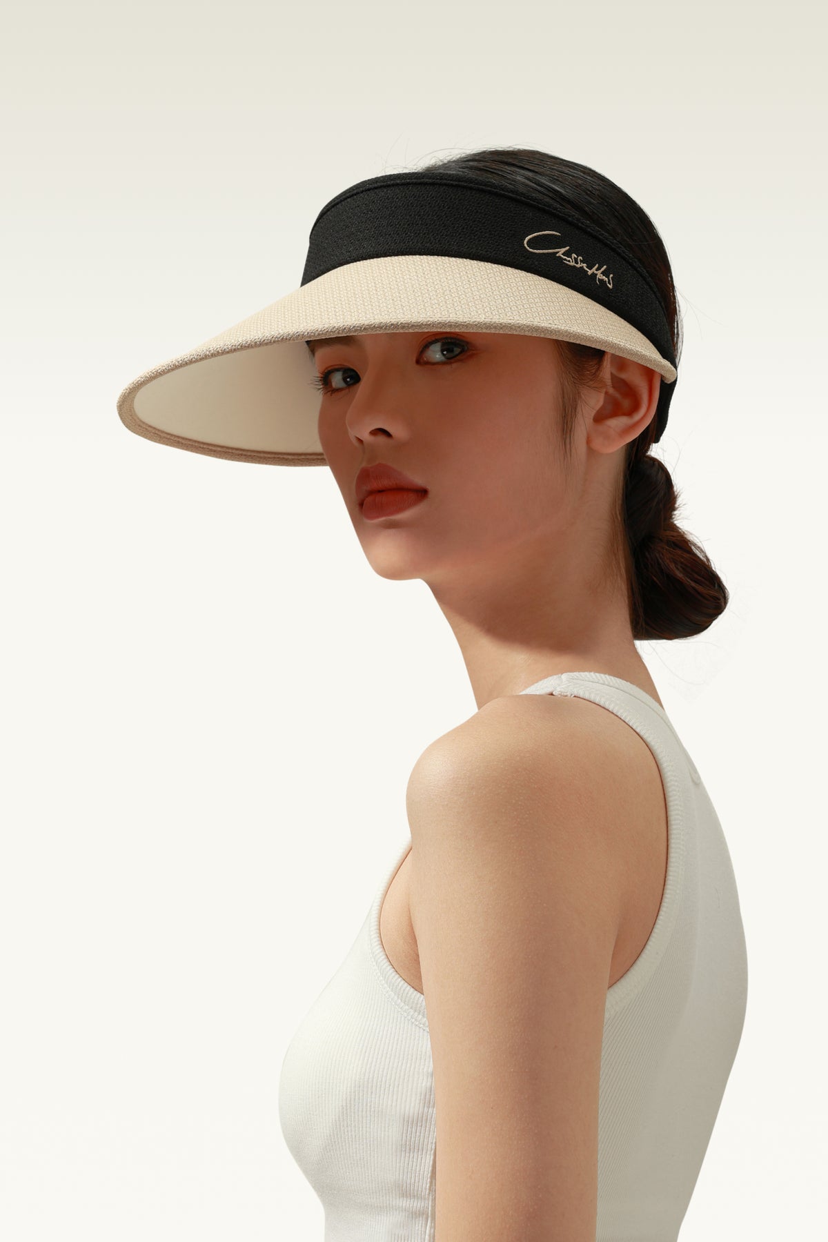 This is a sun hat with a highly customized "Chanel Style" fabric and cool ice silk fabric, blocks 99%+ ultraviolet rays, all while maintaining a look and sense of luxury.