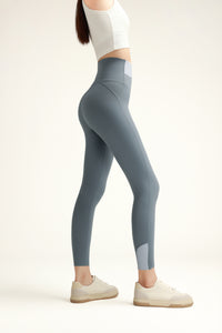 Hikesity’s seamless highrise leggings; specially designed for a flattering butt lift, with a unique jelly waistband for waist sculpting.